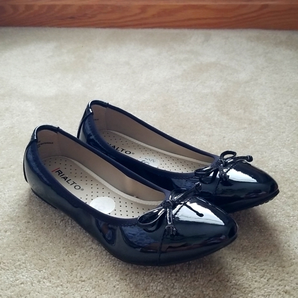 Rialto black ballet flats